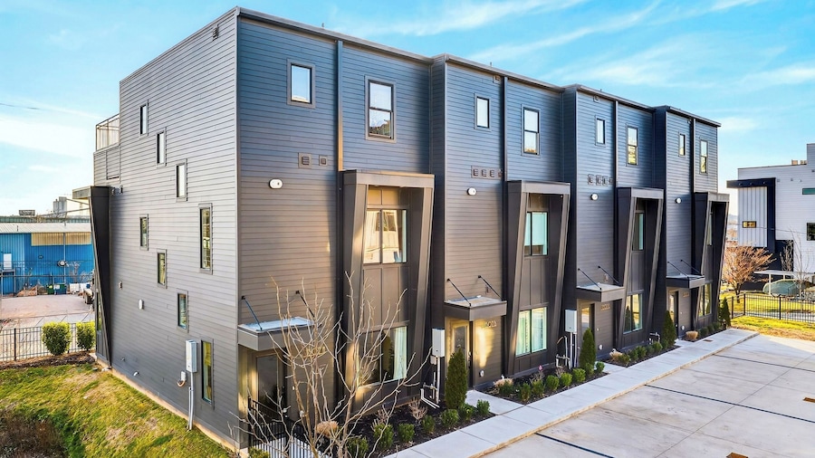 The Lodge by Avantstay Private Rooftop Lounge + Hot Tub + Skyline Views + Near Broadway