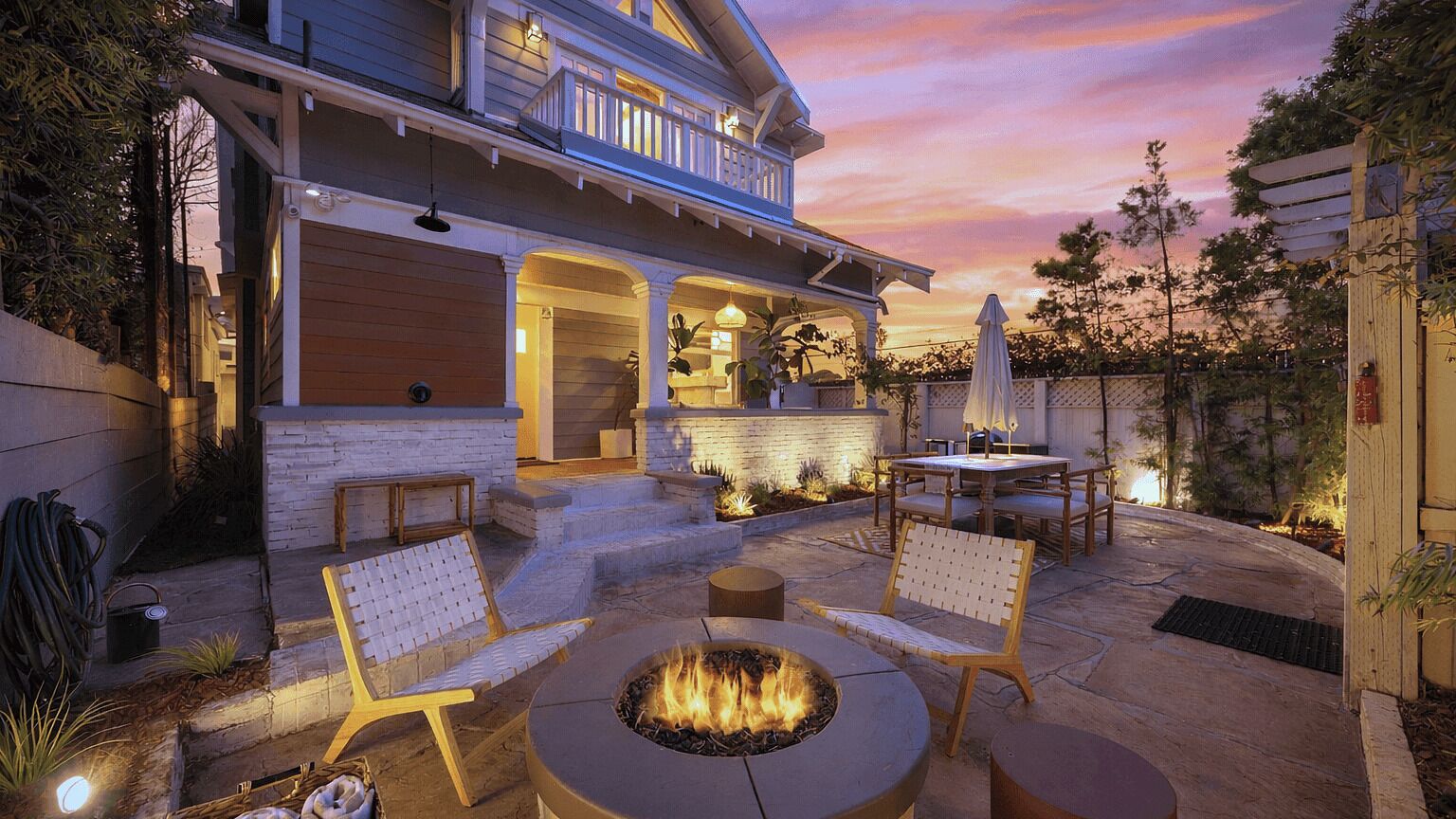 House (4 Bedrooms) | Front of property