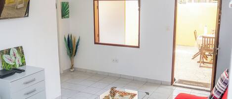 Basic Apartment | Interior