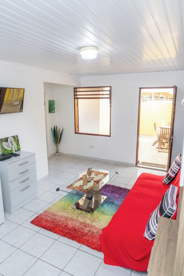 Basic Apartment | Interior