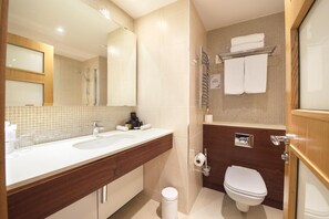 Bathroom - Bicester Country Club (Bicester)