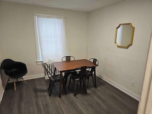 Unclassified image, 4 of 6, button - Downtown Ottawa 3 bedrooms (Ottawa)