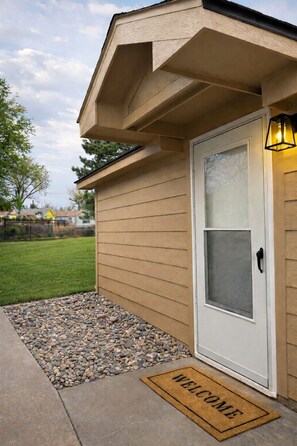 Exterior detail - Cozy Luxury, Entire House, Sparkling Clean, All New Furnishings (Cheyenne)