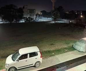 Property grounds - Peaceful 1-bedroom apartment in Vrindavan (Mathura)