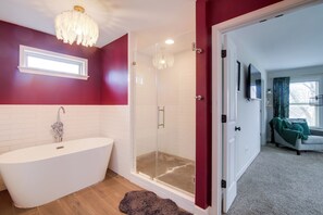 Hair dryer, towels - Pool Table! Walkable Stay in Midtown MEM (Memphis)