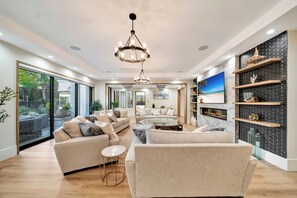 Imagen sin descripción, 4 de 123, botón