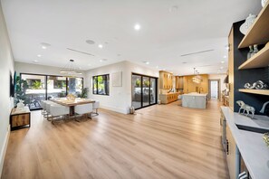 Imagen sin descripción, 3 de 123, botón