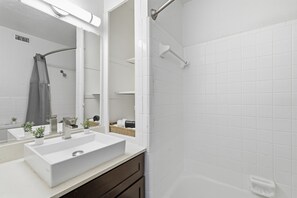 Shower, hair dryer, towels, soap - Stylish 2BR Stay Near Downtown, Domain & UT (Austin)