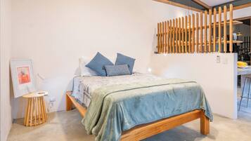 1 bedroom, in-room safe, iron/ironing board, WiFi (free)