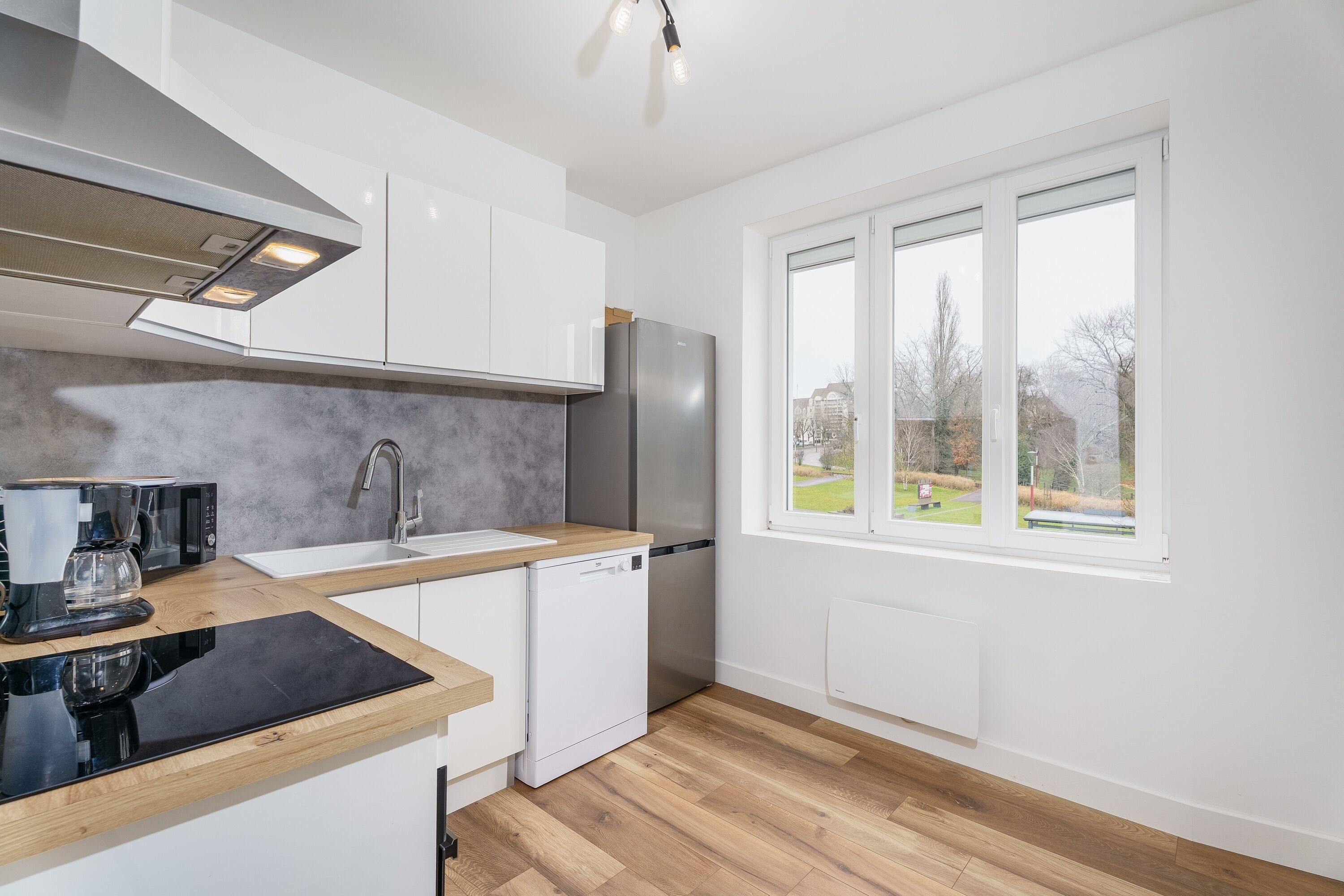 Refrigerador, microondas, horno y lavavajillas 