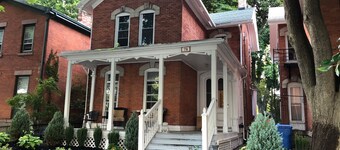 2-bedroom apartment in historic Corn Hill Rochester for relaxing stays