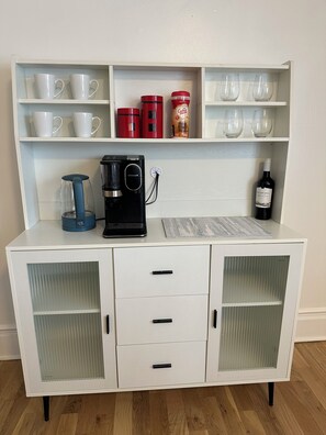 Interior - 2-bedroom apartment in historic Corn Hill Rochester for relaxing stays (Rochester)