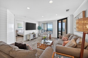 Smart TV - 3 bedroom OCEANFRONT condo, End Unit, Elevator, Renovated, Pool - Summer House, Wild Dunes Resort! (Isle Of Palms)