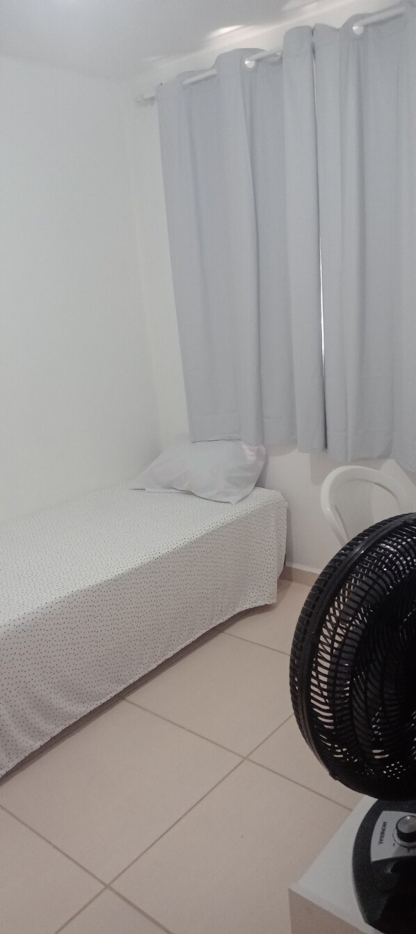 Unclassified image, 1 of 7, button