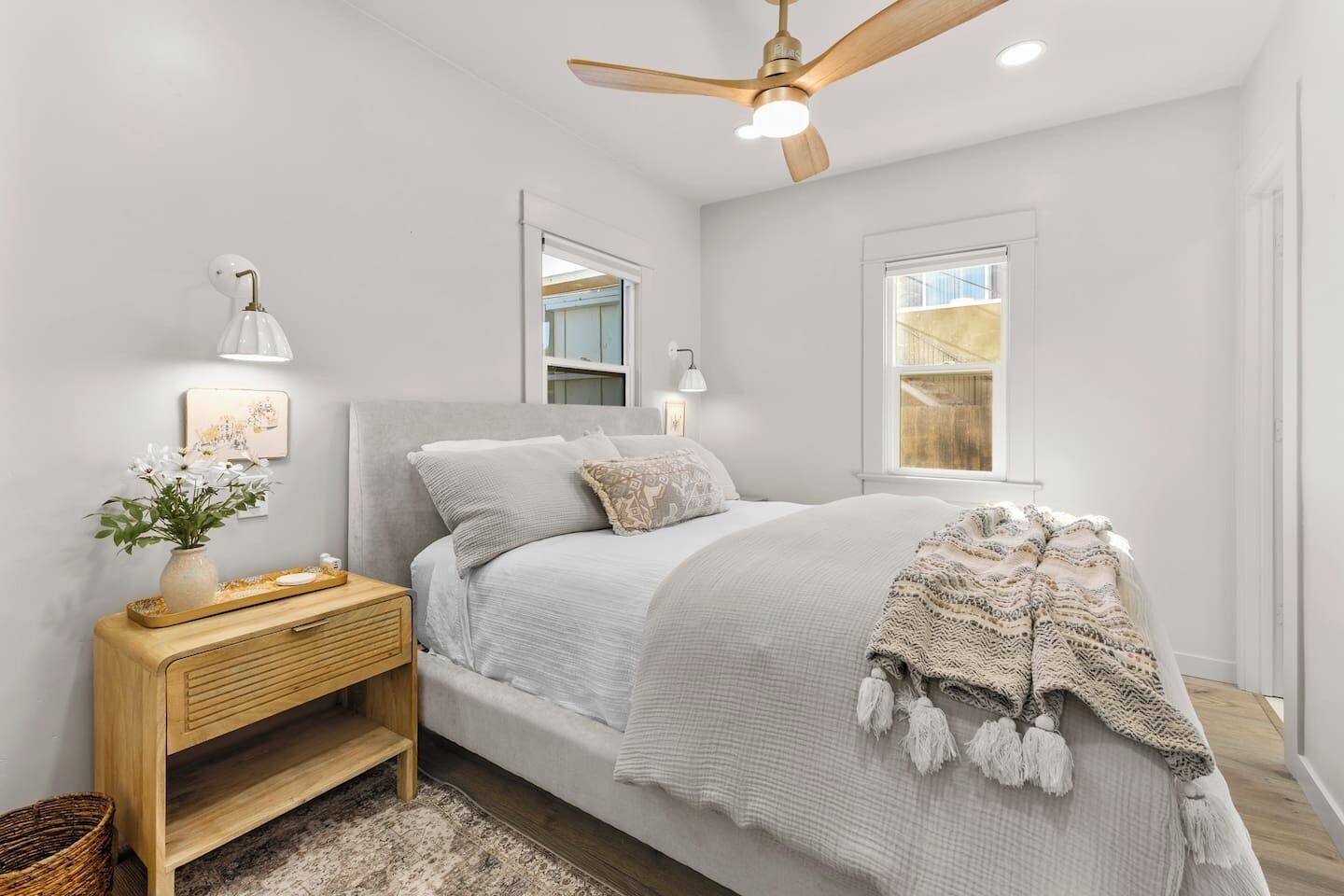 2 bedrooms, iron/ironing board, Internet, bed sheets