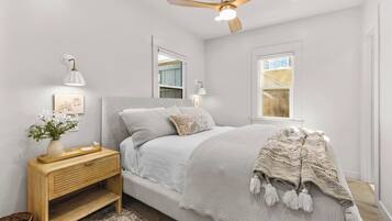 2 bedrooms, iron/ironing board, Internet, bed sheets