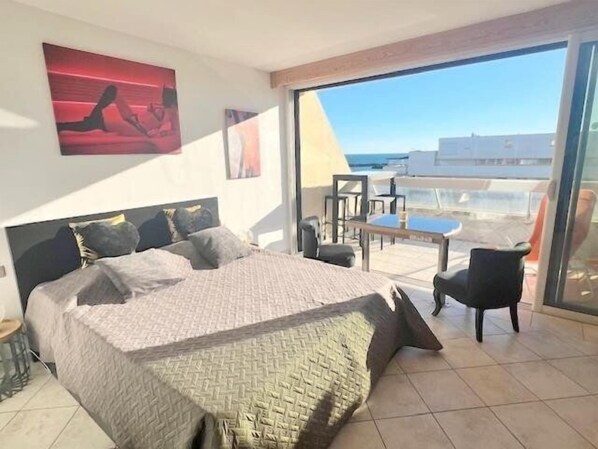 Unclassified image, 1 of 8, button - AMBRE - Luxe - Studio Héliopolis D 4 with parking - 2 people (AGDE)