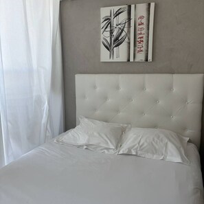 Unclassified image, 2 of 7, button - BROWN - Studio Héliopolis D 29 - Luxury - 2 people (AGDE)