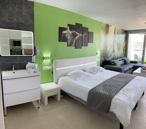 1 bedroom, free WiFi - JUNGLE - Studio Héliopolis D 41 - Luxury - 2 people (AGDE)
