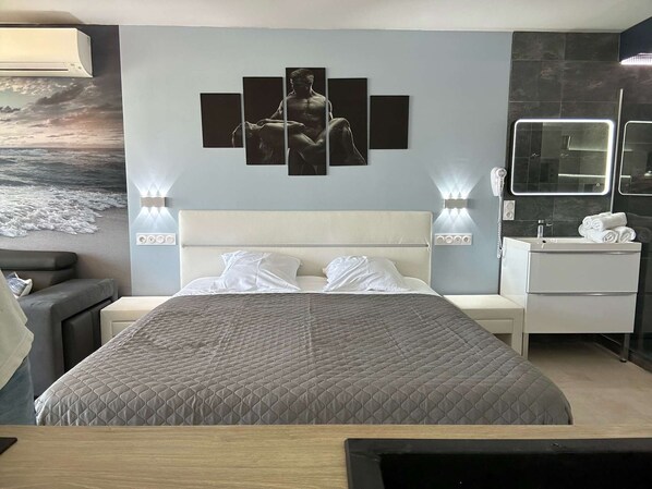 Unclassified image, 1 of 6, button - PRELUDE - Studio Héliopolis D 43 - Luxury - 2 people (AGDE)