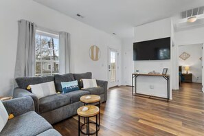 Unclassified image, 3 of 16, button - Serene Getaway Near Beach & Town (Pass Christian)