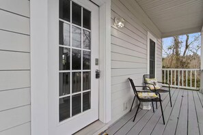 Terrace/patio - Serene Getaway Near Beach & Town (Pass Christian)