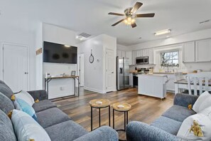 Unclassified image, 5 of 16, button - Serene Getaway Near Beach & Town (Pass Christian)