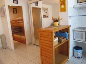 Unclassified image, 5 of 9, button - Studio Héliopolis D 59 - 4 people (AGDE)