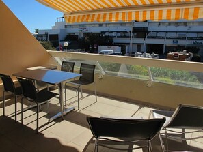 Outdoor dining - MIROIR - Studio Héliopolis D 72 - Luxury - 2 people (AGDE)