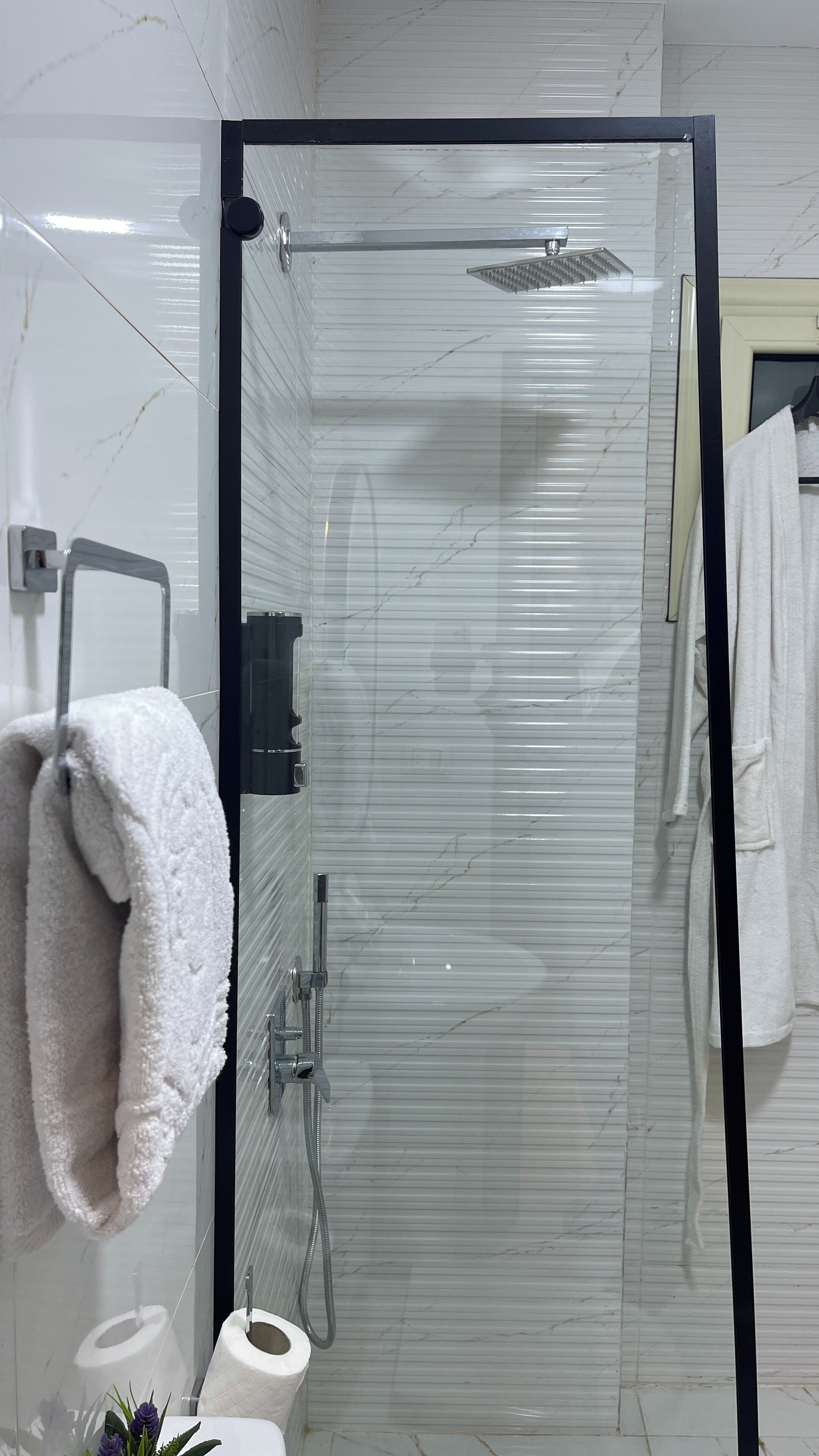 Superior Double Room, Mountain View | Bathroom | Shower, towels, shampoo, toilet paper