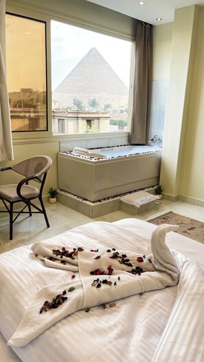 Superior Double Room, Mountain View | Minibar, free WiFi - Queen Inn Pyramids View (Giza)