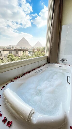 Superior Double Room, Mountain View - Queen Inn Pyramids View (Giza)