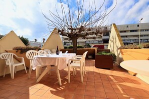 Unclassified image, 2 of 8, button - Studio Héliopolis D 82 - 4 persons (AGDE)