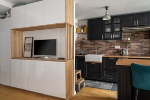Refrigerador, microondas, horno y lavavajillas 