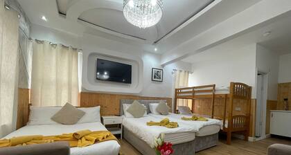 Deluxe Room with attached bathroom in Blackpool-Families and couples only