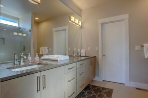 Unclassified image, 2 of 38, button