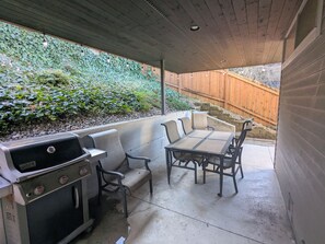 Unclassified image, 3 of 38, button