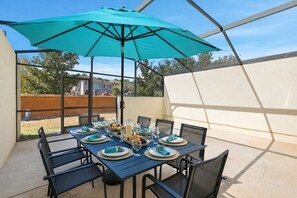 Outdoor dining - Near Disney~Private Patio~Family~Bella Vida Resort (Kissimmee)