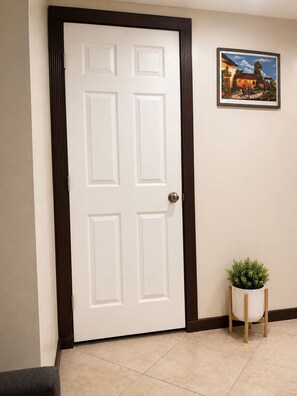 Interior - cozy private 2BR Suite w/ Gated Parking (clewiston)