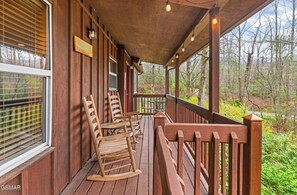 Terrace/patio - Teaberry. This is a cozy mountain retreat-peaceful setting, easy access to town. (Gatlinburg)
