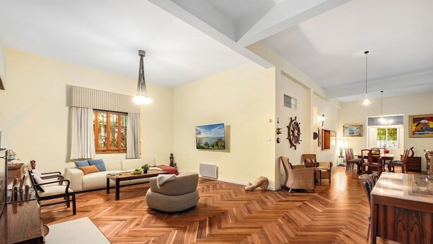 Living area - Historic & Modern Home with Garden (Tiberias)