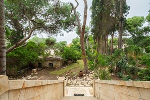 Property grounds - Historic & Modern Home with Garden (Tiberias)