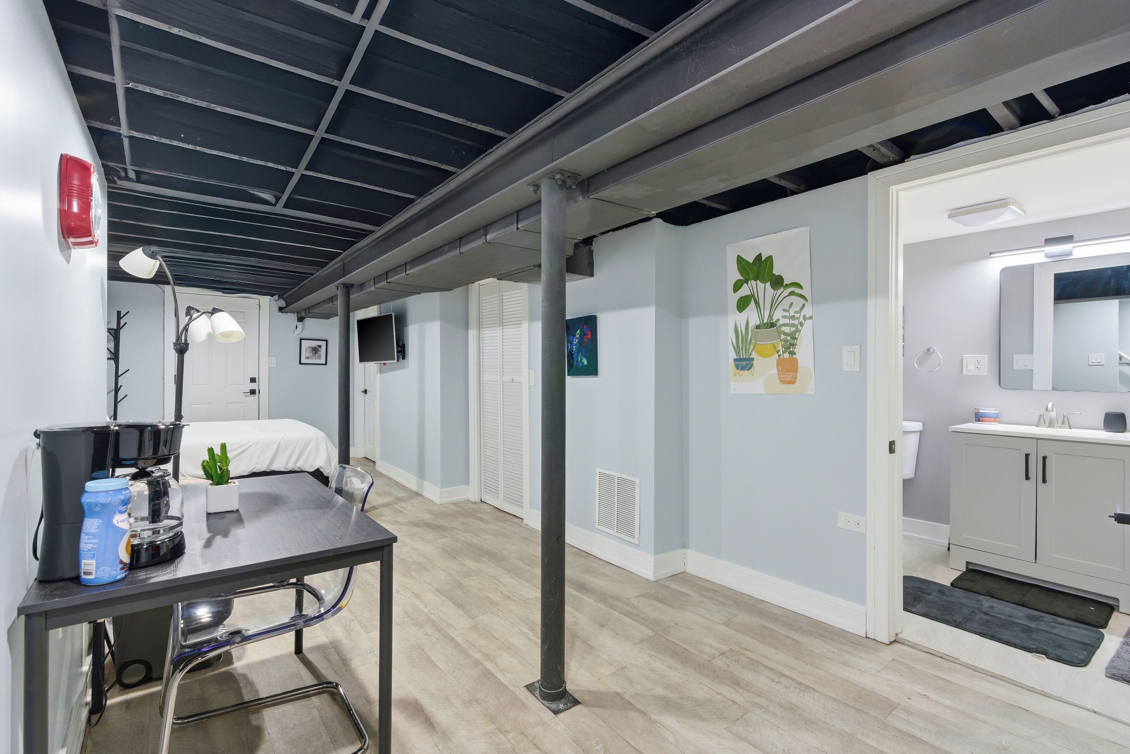 1 habitación, tabla de planchar con plancha y wifi 