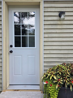 Exterior detail - Spacious 4-bedroom house near trails and golf (Gaylord)