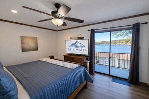 2 bedrooms, iron/ironing board, free WiFi, bed sheets - Dock, Slip, Lake, Pool, Pickleball, Pets OK (Hot Springs)