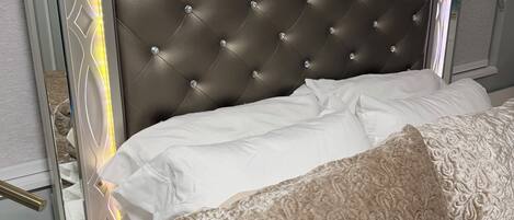 1 chambre, fer et planche à repasser, Wi-Fi, literie fournie