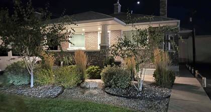 Stylish Bungalow Basement Apartment