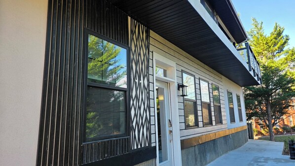 Unclassified image, 1 of 15, button