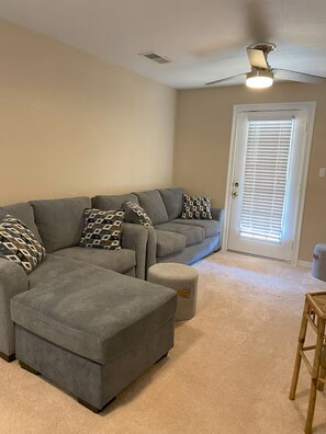 Living area - Waterfront Escape in Bay St. Louis (Bay St. Louis)