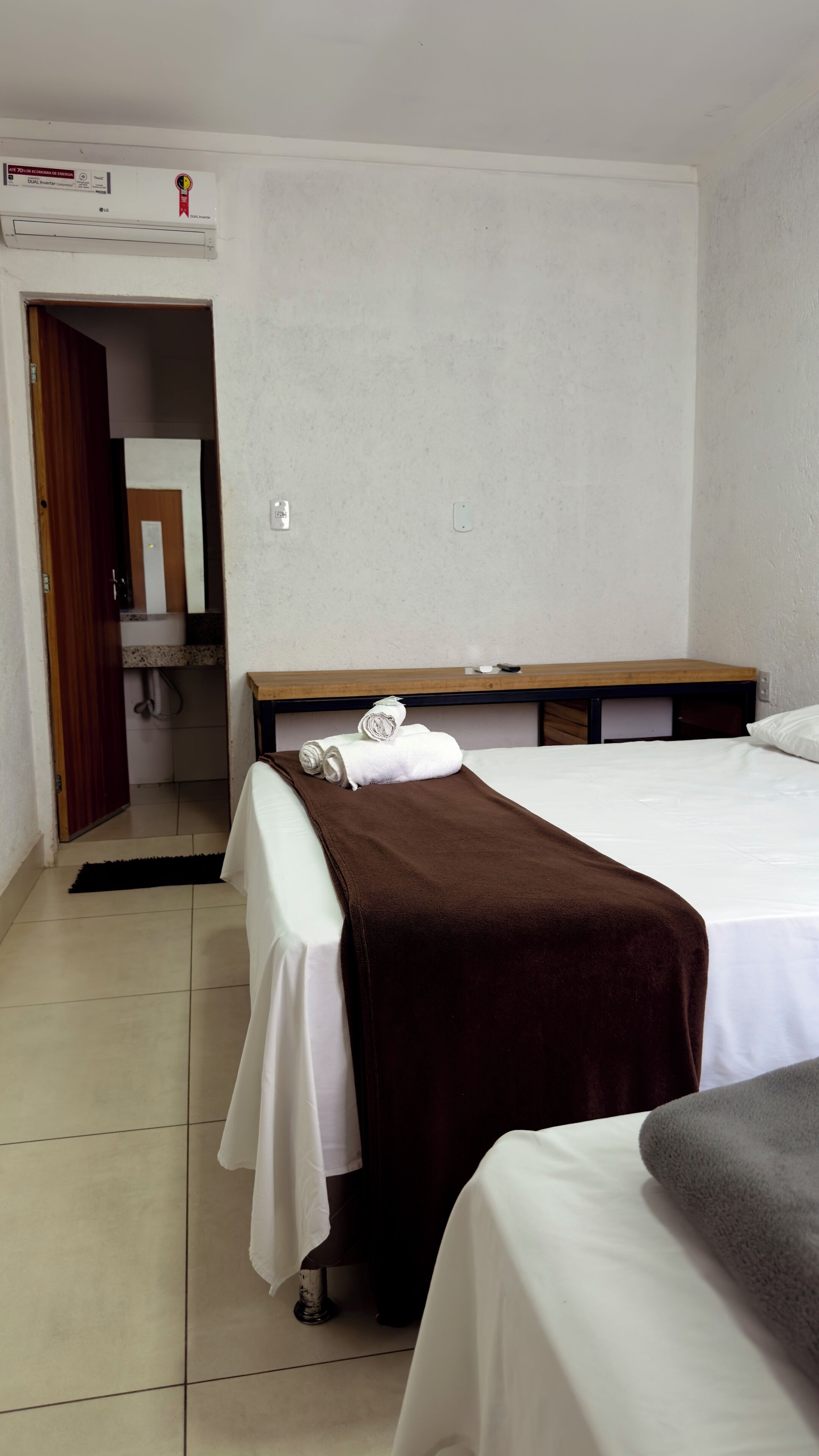 Family Double or Twin Room, Courtyard View | Desk, free WiFi